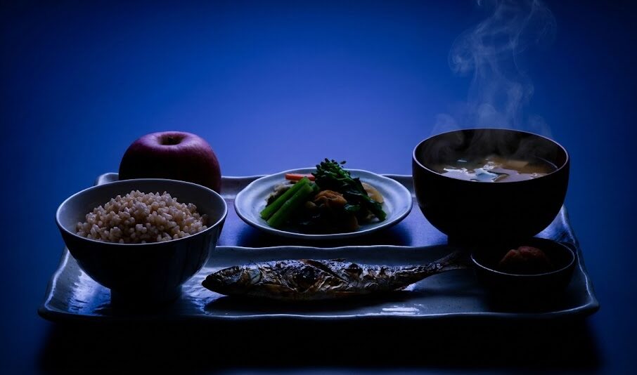 40代の身体という精密機械に、バランスの良い食事と質の高い睡眠という最高級燃料を補給するイメージ